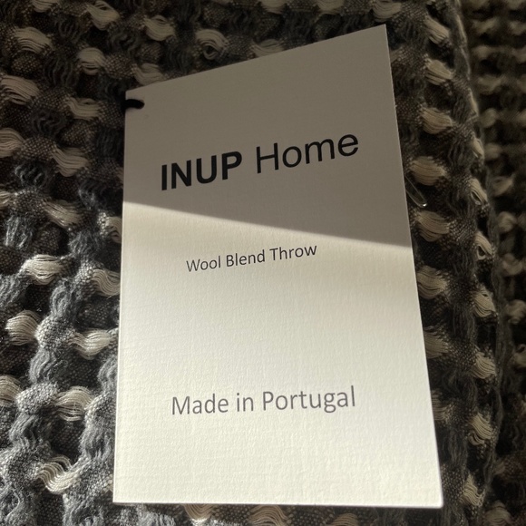 Made In Portugal Wool Cotton Blend Waffle Knit Throw - Picture 4 of 5